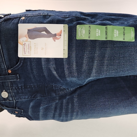 NWT Signature by Levi Strauss Mid Rise Skinny 29×28 Jeans, Flawless - Picture 17 of 17
